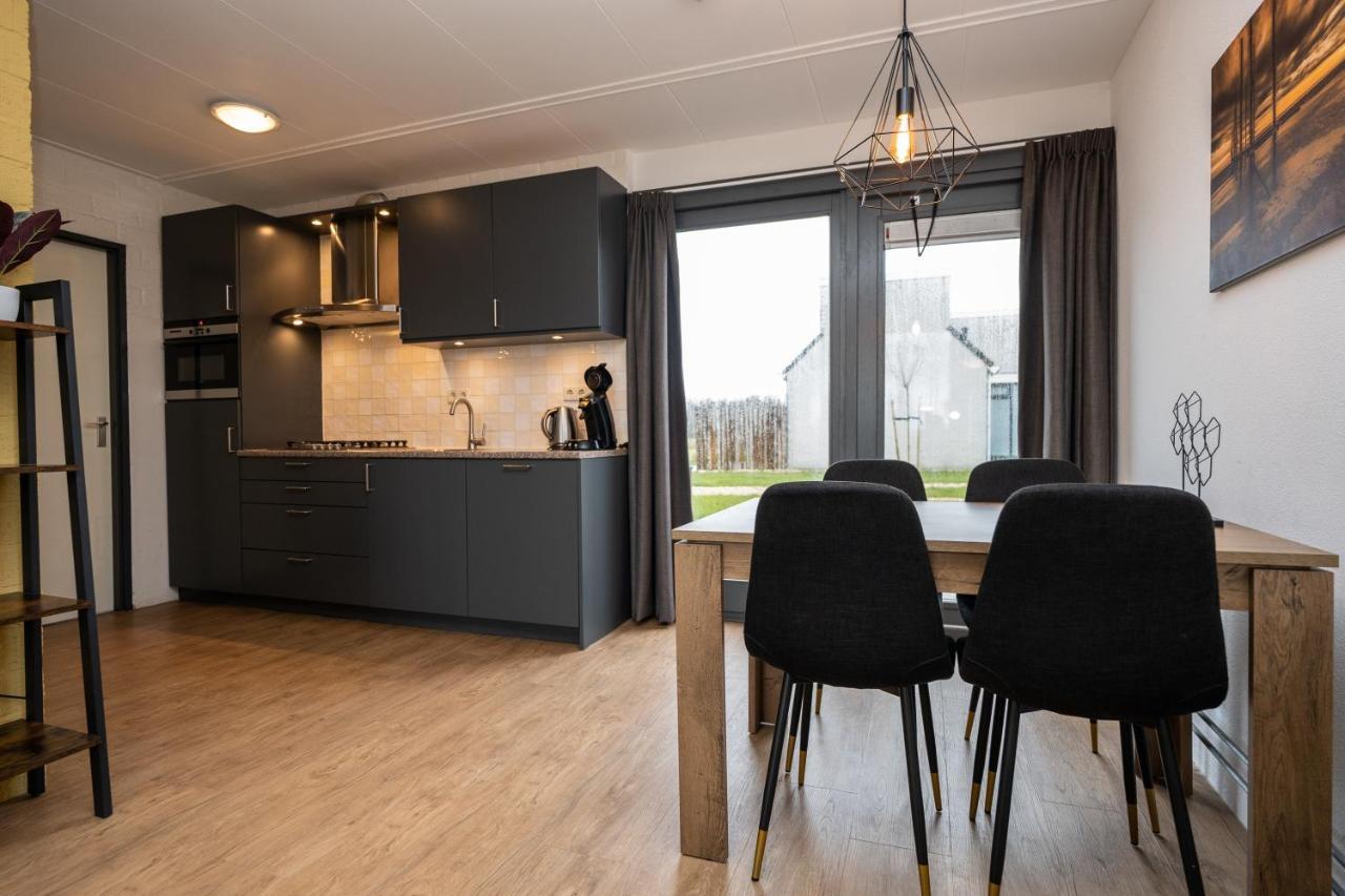 'T Eibernest Villa De Cocksdorp  Exteriör bild